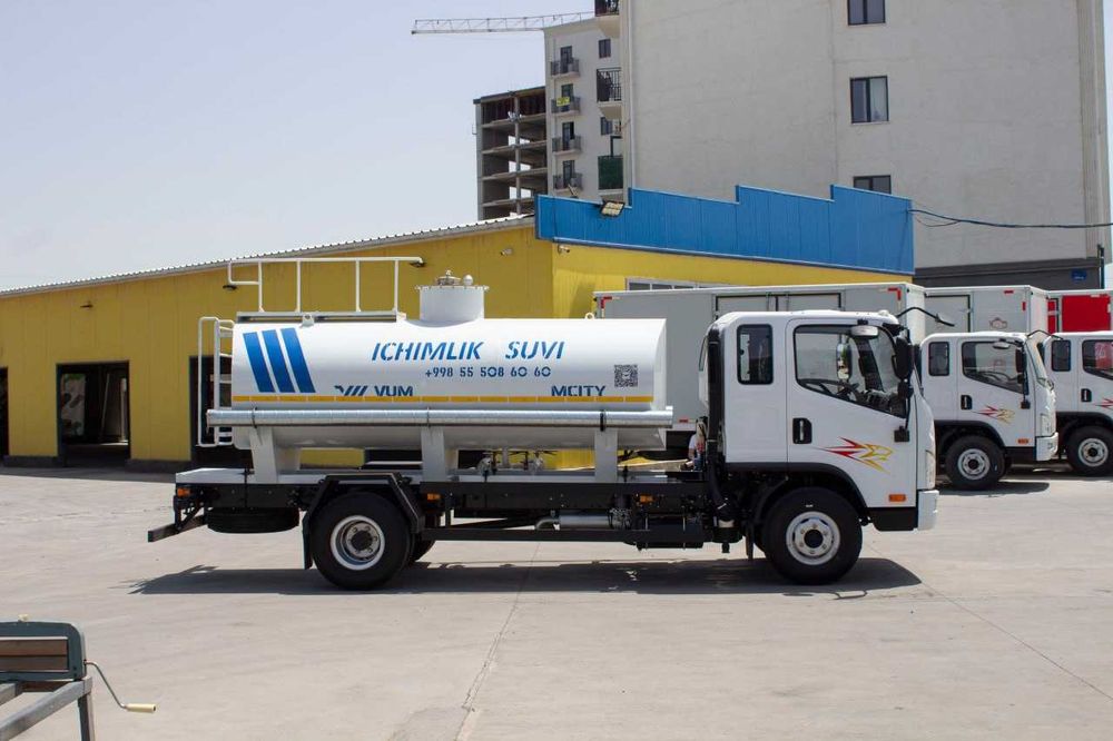 Ichimlik suvi tashuvchi mashina 6m³ (водовоз) FAW Tiger V