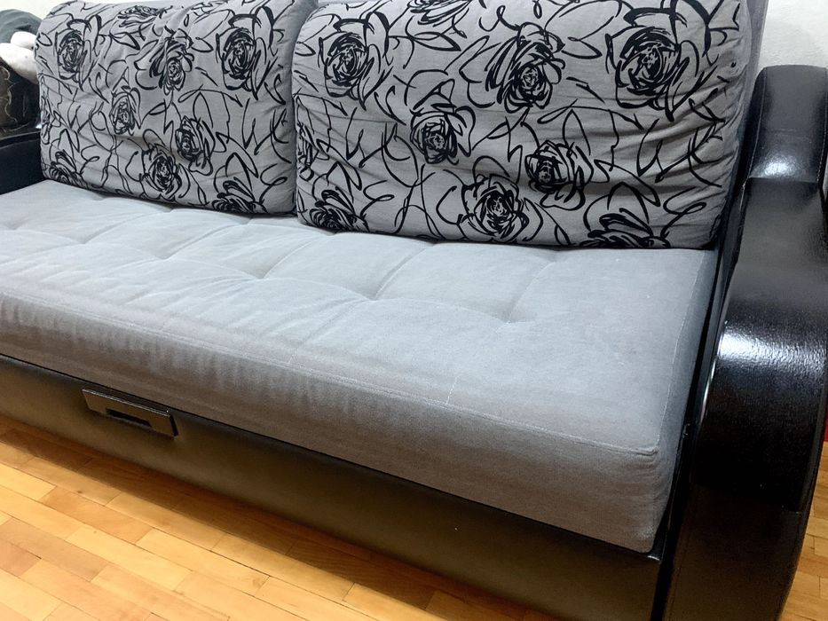 Диван серый раздвижной Россия