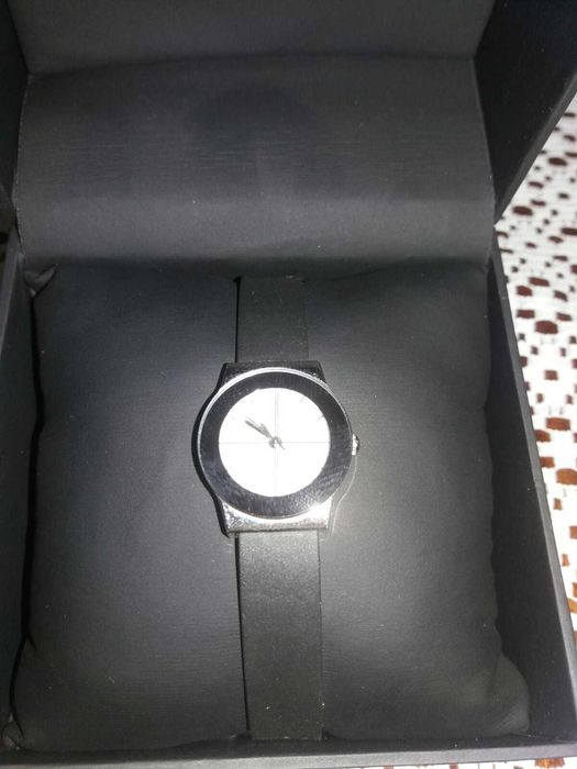 Дамски  часовник