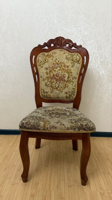 Продам стол со стульями