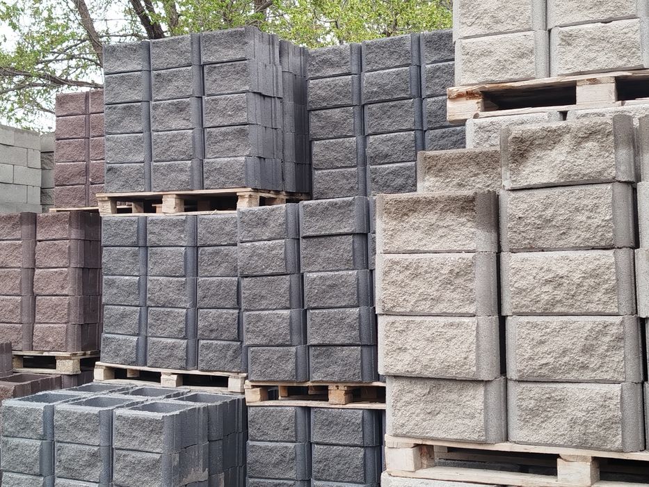 Сплитерные блоки, рванные и тумбы