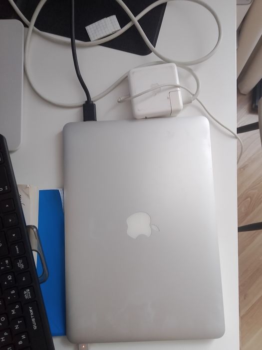 MacBook Pro 13" Early 2015 (A1502) — работает, разбит экран