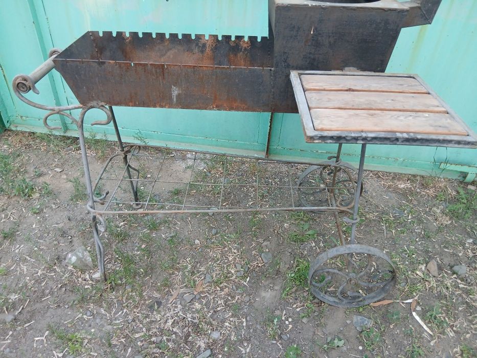 Продам мангал с под казаником