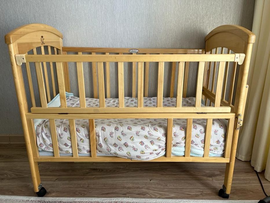 Деткая кровать с матрасом