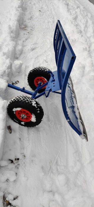 Plug de curat zapada cu roti lopata lama manuala