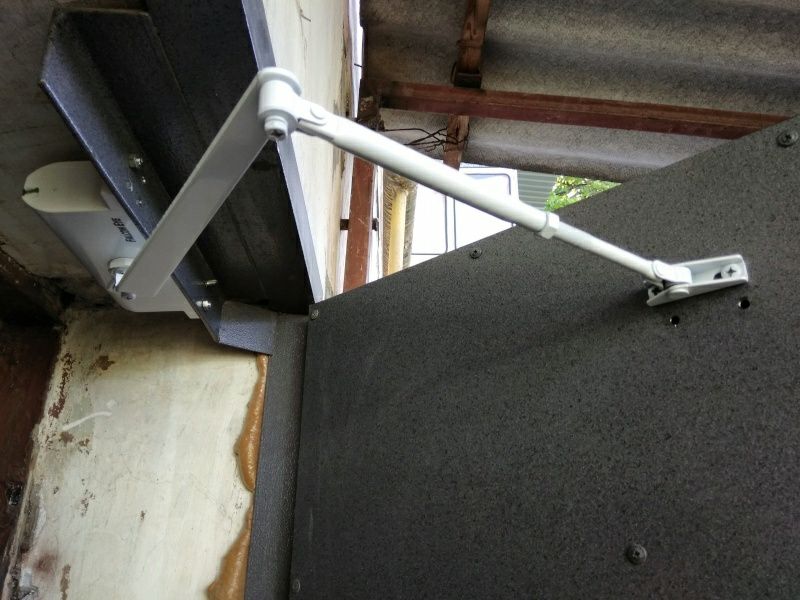 Установка доводчиков