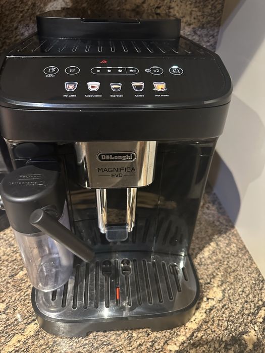 Кафеавтомат DELONGHI magnifica