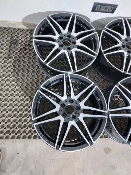 O janta / Set jante 19 originale Mercedes clasa V / Vito w447 AMG