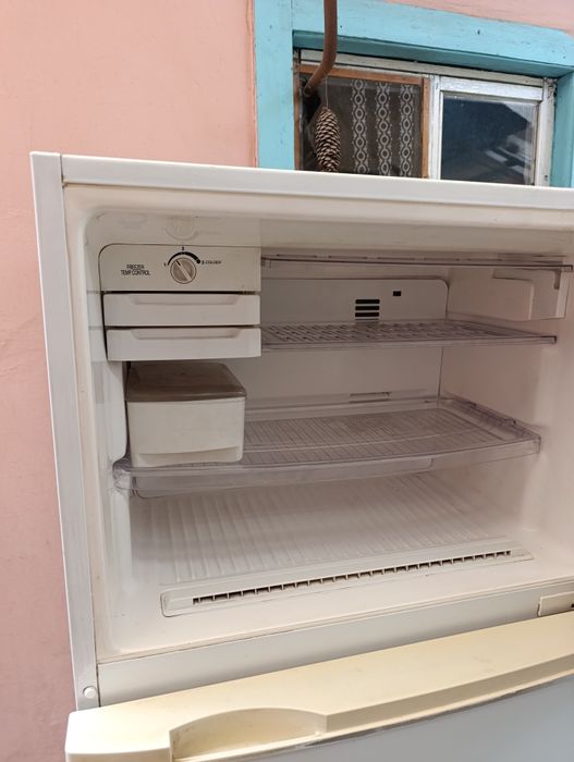 Холодильник LG  в хорошем состоянии