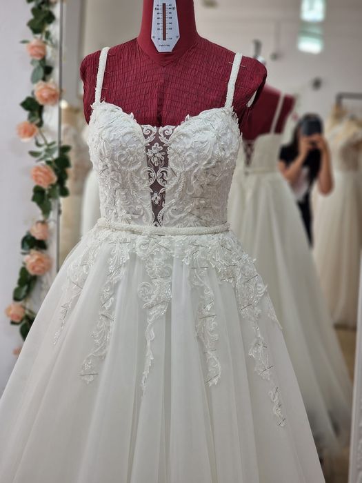 Vând rochie mireasă