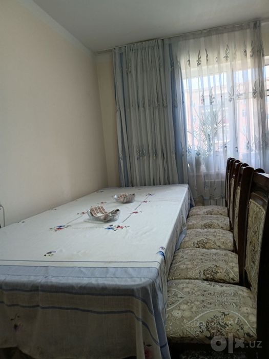 Продам стол и стулья