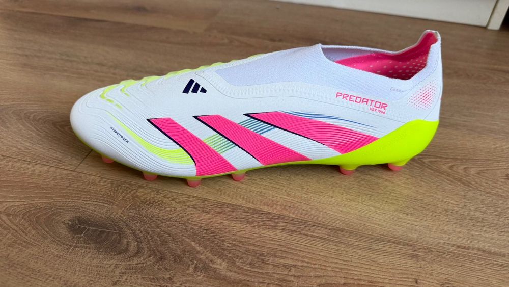 Футболни бутонки