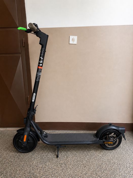 Segway Ninebot F25E – Електрическа тротинетка, отлично състояние