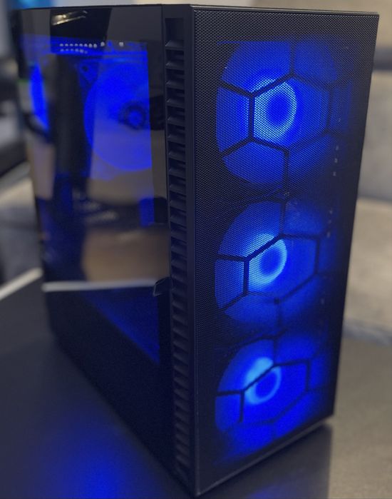 RTX 5050 / RYZEN 5 5000 / 16GB RAM  / 500GB SSD