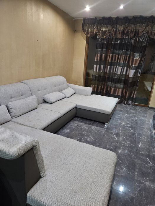 Дава се под наем Четиристаен апартамент в Шумен, Център - 100 кв.м за 433.5 € - Снимка #3