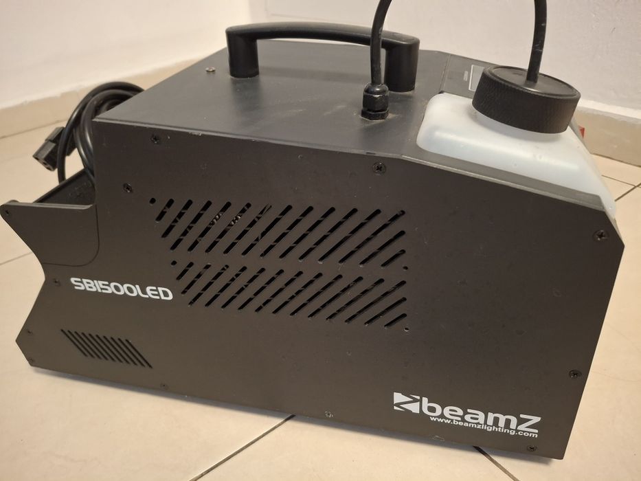 Vand masina de fum si bule BeamZ SB1500 Led