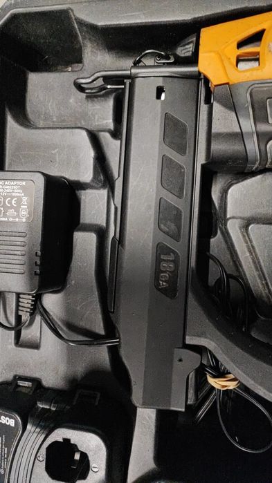 Bostitch пистолет такер за пирони игли  до 65 мм