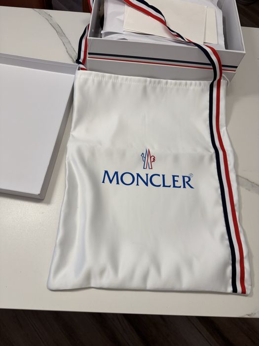 Монклер обувки нови