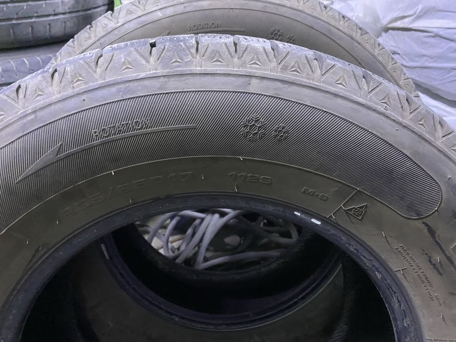 Зимние шины 265,65,17