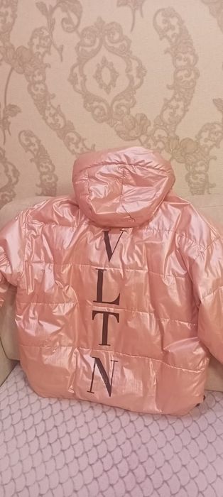 Продам куртку женскую