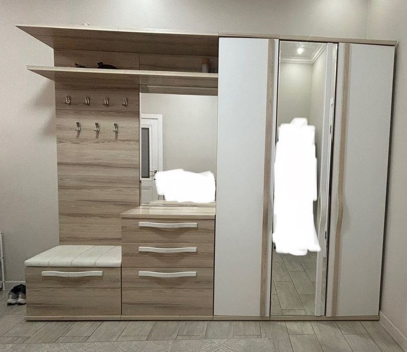 Продам шкаф в прихожую