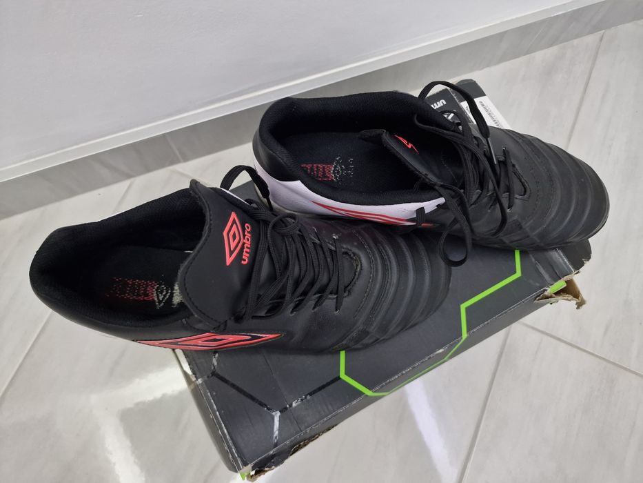 Футболни обувки Umbro arrow номер 43