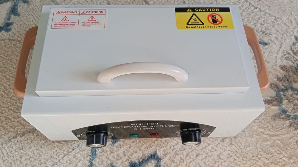 Стерилиазтор для маникюра