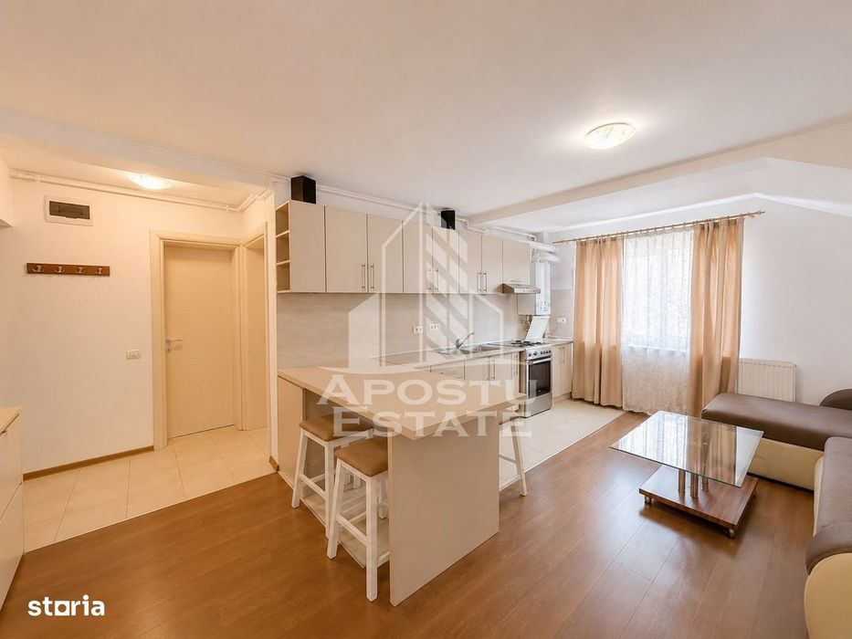 Apartament cu 3 camere de vanzare, loc de parcare, Dumbravita — fotografia 1