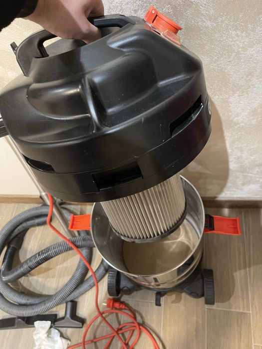 Прахосмукачка INOX за сухо и мокро почистване 1500W/30л. GRAPHITE