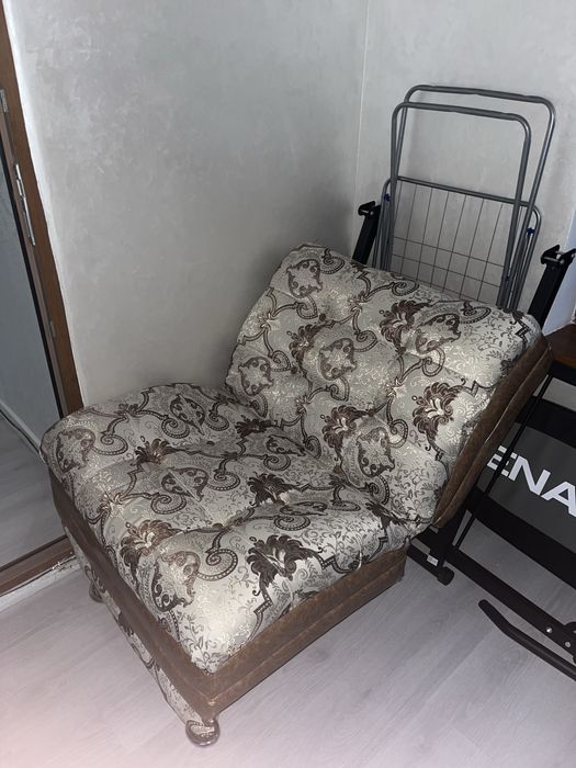 Продается мини диван