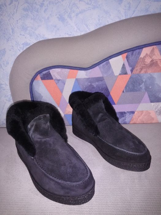 Продам  женские лоферы.