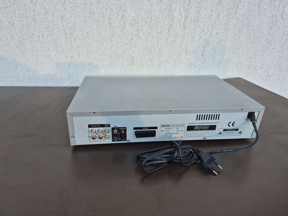 Vând DVD Player Marca RED STAR model 230