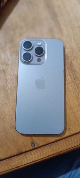 Iphone 15 pro titan
