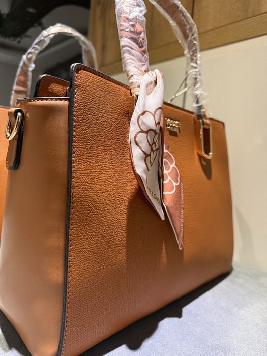 Geanta Bessie London