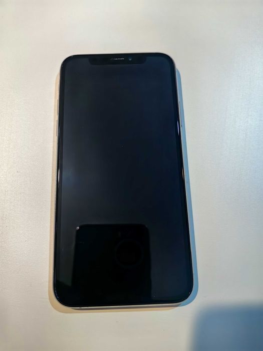 Продавам iPhone Xs 64 GB