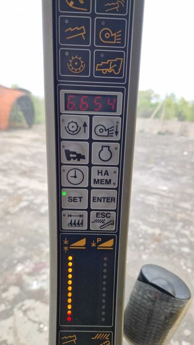 Комбайн New Holland CSX7050