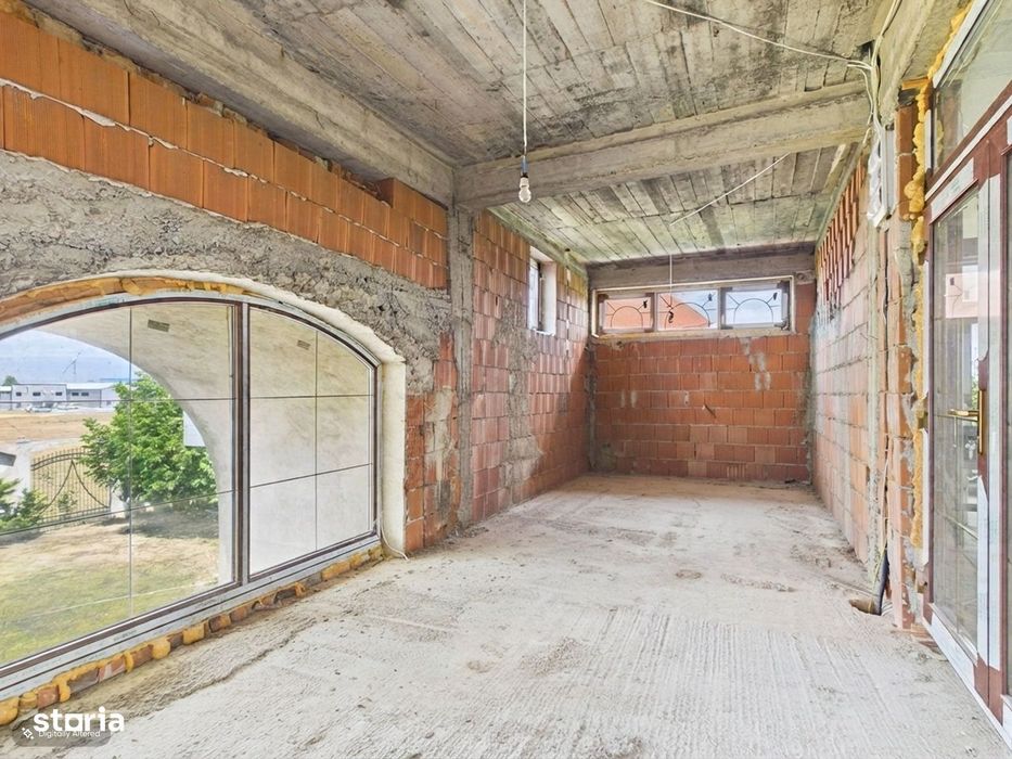 Clădire 850 mp, Czaran Gyula, 8 parcări