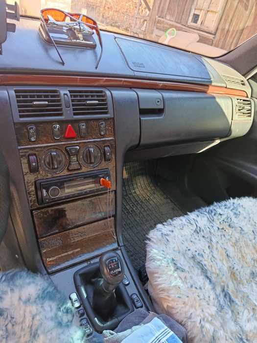 Продам Мерседес w210