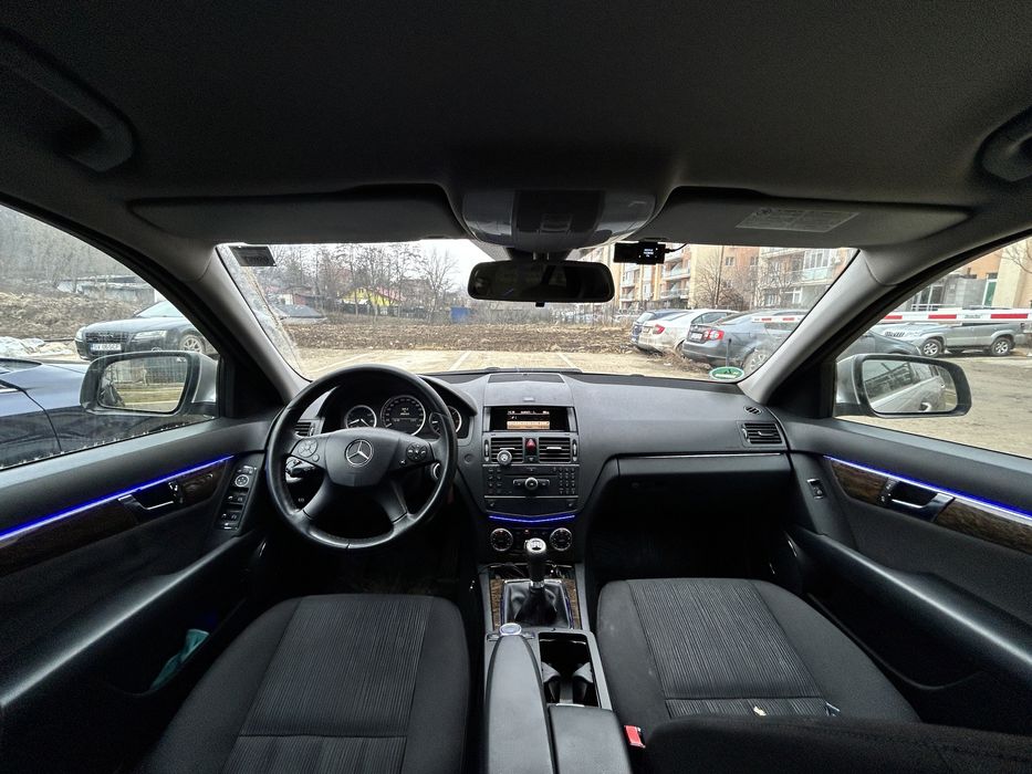 Mercedes-Benz C220 CDI W204 / consum mic / stare bună