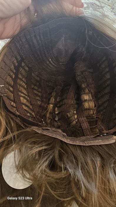 Peruca superba, nouă