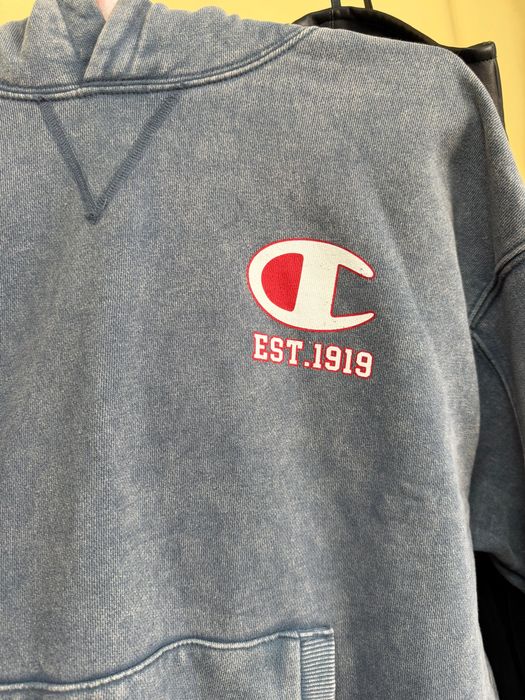 Куртки ,джинсы ,кофты от 3000 тг