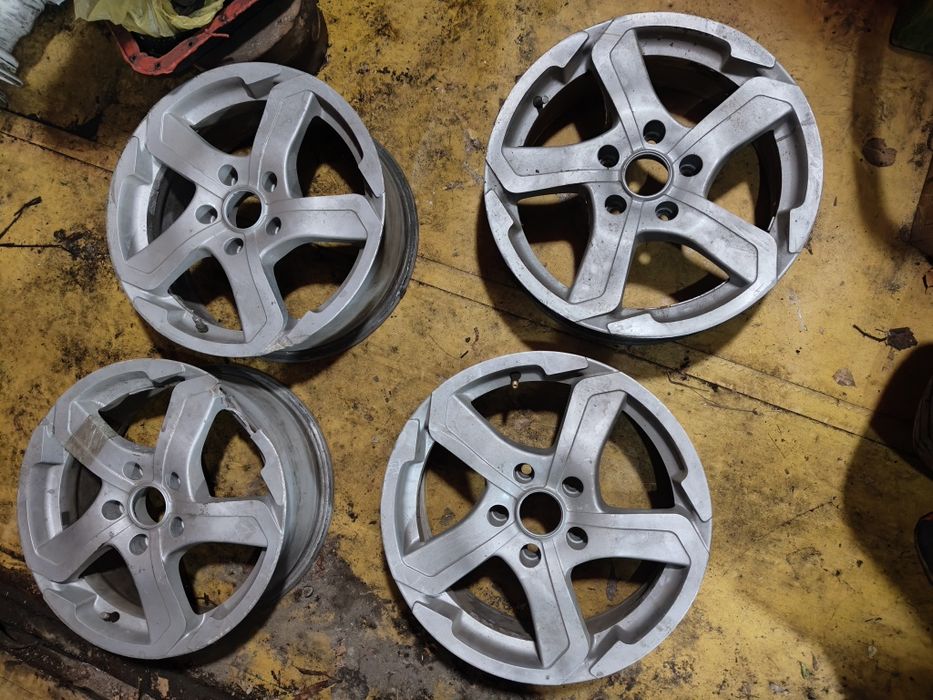 Продам 2 диска R16 5×114,3
