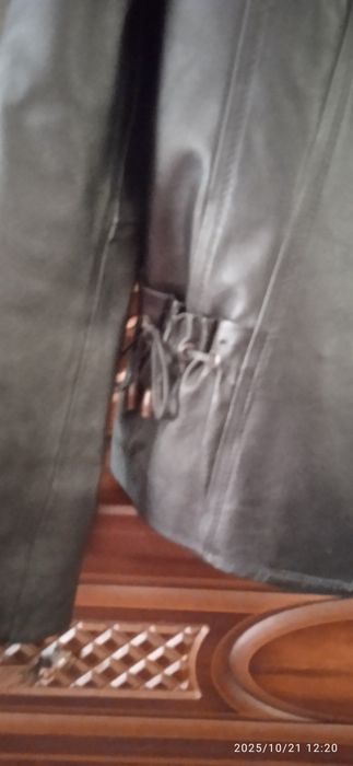 Koja kastyum sotiladi. Holati aʼlo 60 mingga berib yuboraman