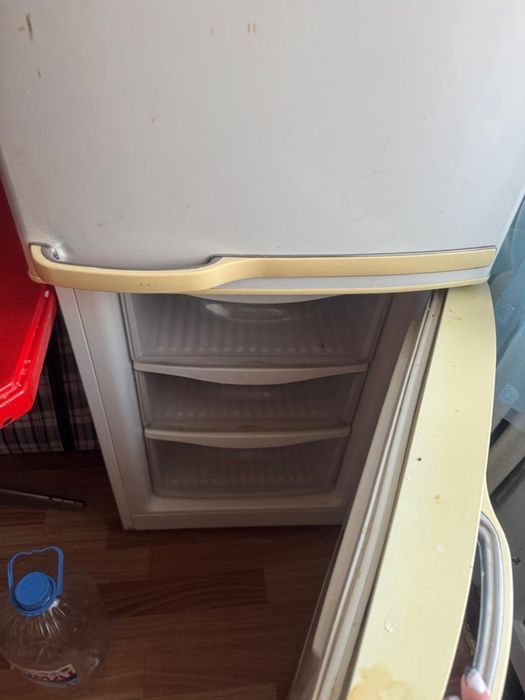 Продается Холодильник, в отличном состоянии