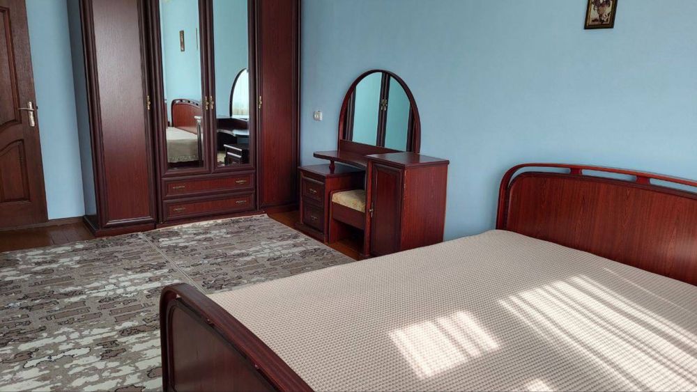 3х комнатная с мебелью и техникой в 1 микрорайоне