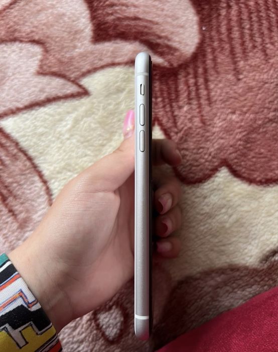 Vând iPhone Xr ,