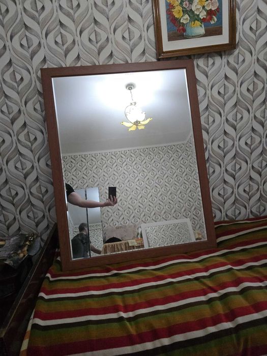 Продам зеркало настенное
