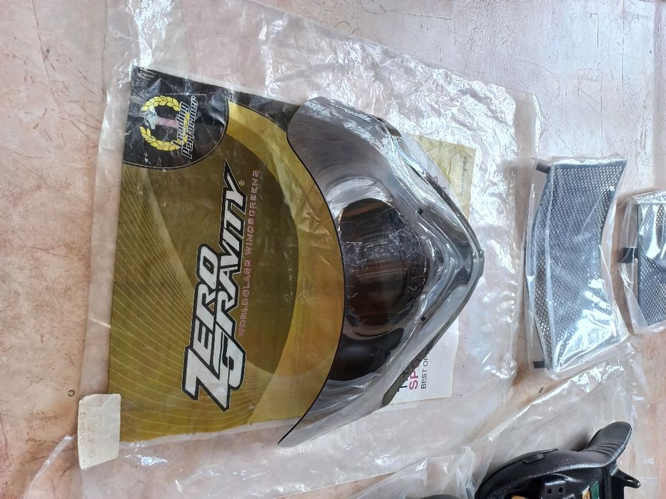 Suzuki GSXR1300 Hayabusa Седалки Аксесоари