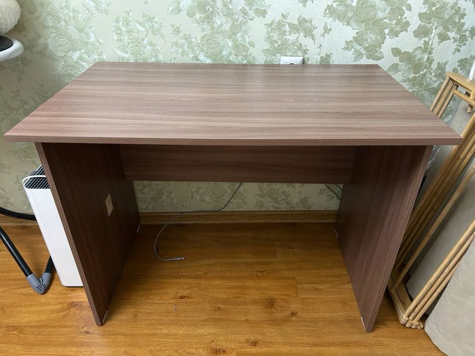 Продам письменный стол
