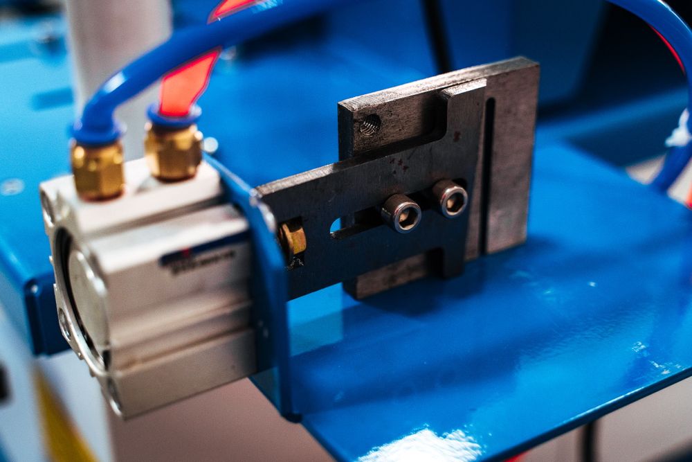 Полуавтоматический кромкооблицовочный станок DM-111